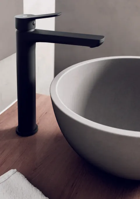 Monomando para lavabo Rhio · serie Rhio · negro